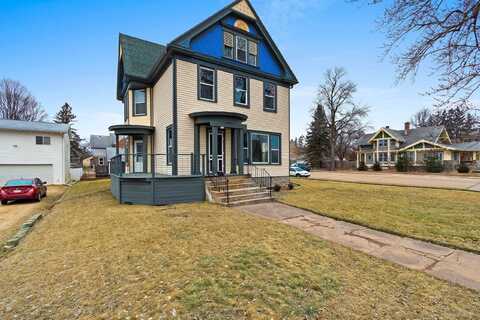 33 N MAIN Street, CLINTONVILLE, WI 54929