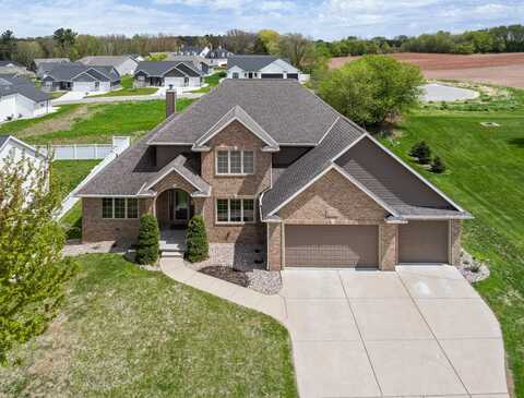 1106 LAKE LARGO Drive, GREEN BAY, WI 54311