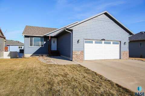 8804 W 22nd St, Sioux Falls, SD 57106