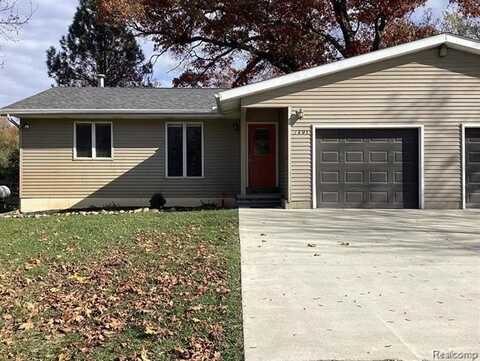 7491 PINCKNEY Road, Pinckney, MI 48169