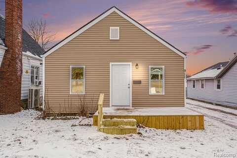 911 E MOUNT MORRIS Street, Mount Morris, MI 48458