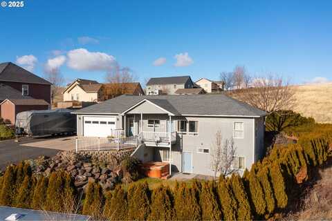 563 NW 21ST ST, Pendleton, OR 97801