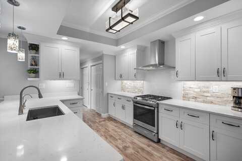 1810 Gulfstream Way, West Palm Beach, FL 33411