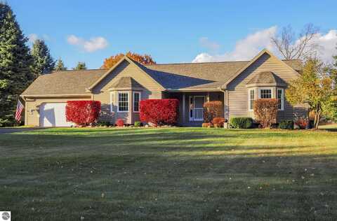 10480 Deerpath North, Traverse City, MI 49684