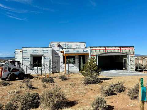 22 Laguardia Rd, Ranchos de Taos, NM 87557