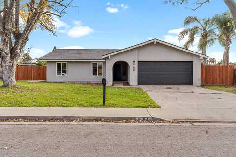 661 E Yew Street, Farmersville, CA 93223