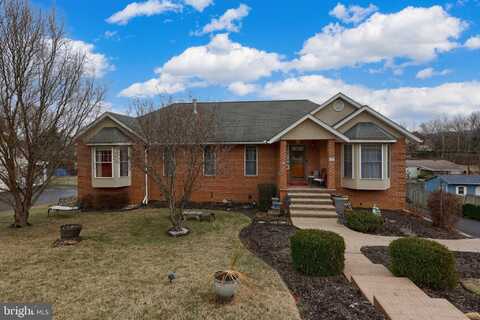 3807 HILLTOP AVENUE, READING, PA 19605