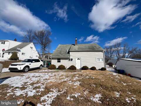 26 HUCKLEBERRY LANE, LEVITTOWN, PA 19055