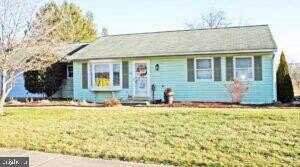 66 CRESCENT DRIVE, MANHEIM, PA 17545