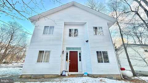 8056 RED SQUIRREL DR, TOBYHANNA, PA 18466