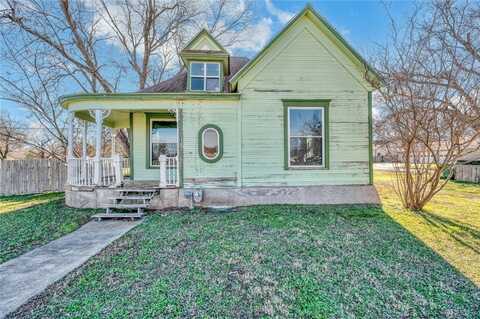 714 W 15th Street, Clifton, TX 76634