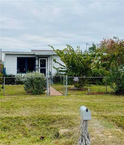 610 N Austin Street, Rockport, TX 78382