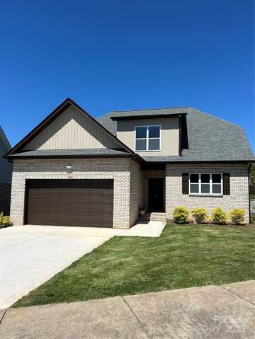 1033 12th Avenue Drive NW, Hickory, NC 28601