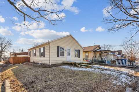 2347 Maple Street, Des Moines, IA 50317