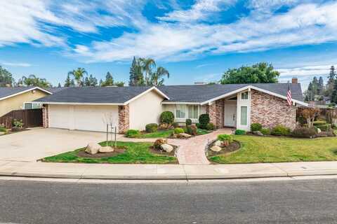 395 Laverne Avenue, Clovis, CA 93611