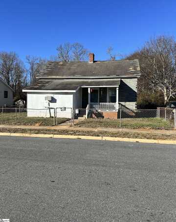 100 Beauregard Street, Clinton, SC 29325