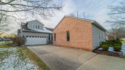 3721 Chimney Hill Drive, Valparaiso, IN 46383