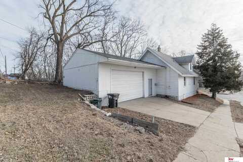 3724 Ames Avenue, Omaha, NE 68111