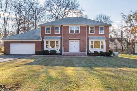 18 Nina Dr, East Hanover, NJ 07936