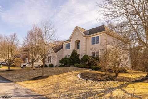 11 Shadow Hill Way, Washington, NJ 07840