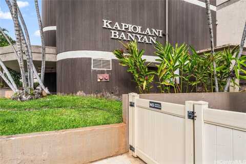 2752 Kaaha Street, Honolulu, HI 96826