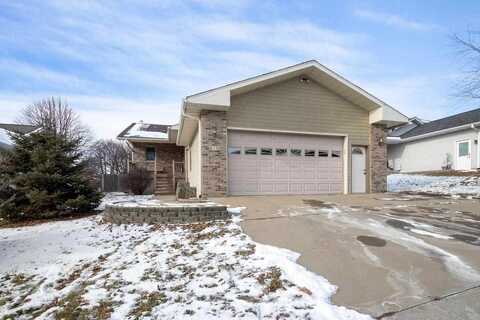 619 Scott Park Dr., IowaCity, IA 52245