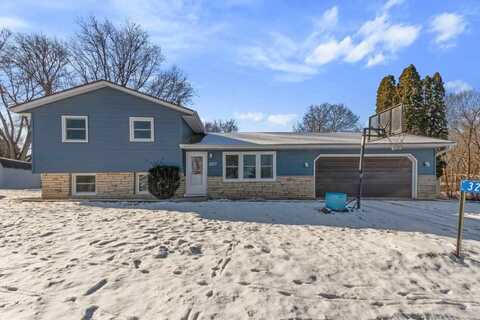 3257 Sandy Dr. NE, Solon, IA 52333