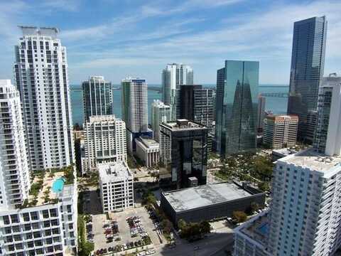 1111 SW 1st Ave, Miami, FL 33130
