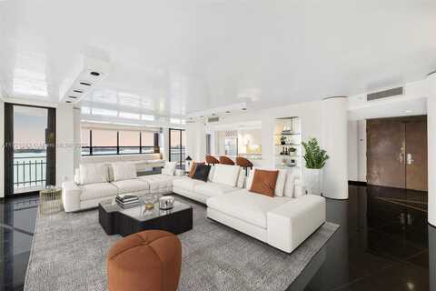 11113 Biscayne Blvd, Miami, FL 33181