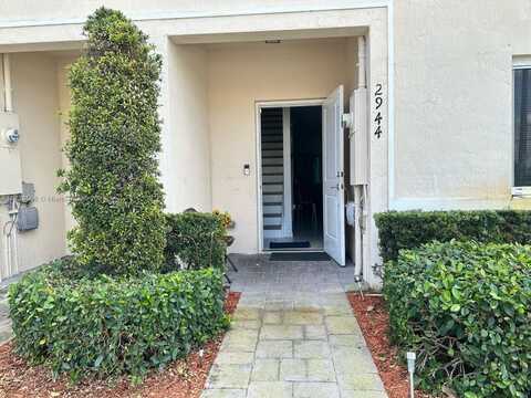 2944 NW 180th St, Miami Gardens, FL 33056