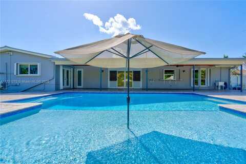 9641 SW 94th St, Miami, FL 33176
