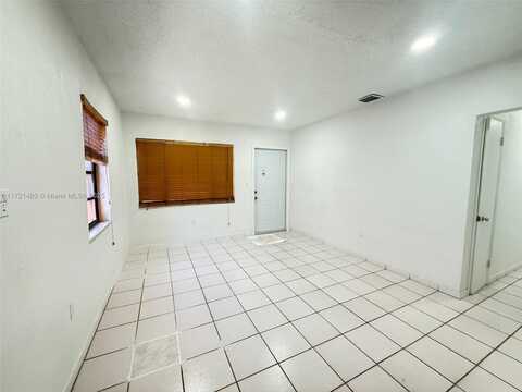 526 E 54th St, Hialeah, FL 33013