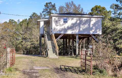 6012 6th Street, Bay Saint Louis, MS 39520