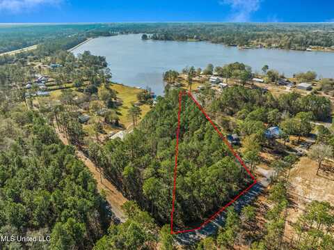 Lakeside Drive, Carriere, MS 39426