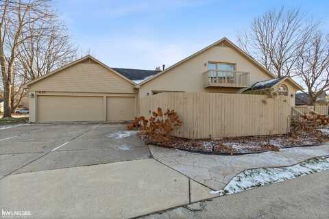 42297 E Edward, Clinton Township, MI 48038