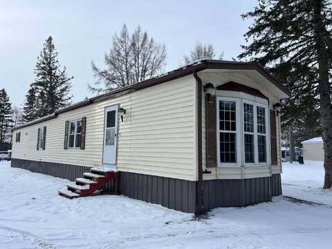 5 Pine Village Trailer Park, Presque Isle, ME 04769