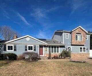 41 Abbott Place, Bay Shore, NY 11706