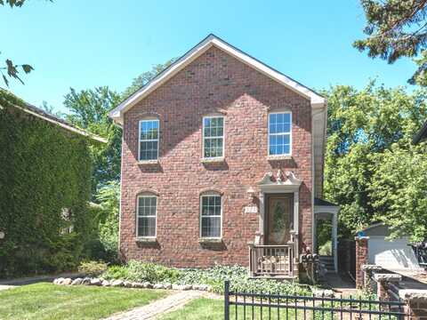 325 N Loomis Street, Naperville, IL 60540