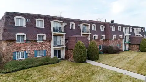 17985 Huntleigh Court, Country Club Hills, IL 60478