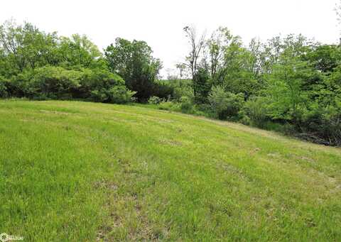 2521 Kenison Way, Iowa Falls, IA 50126