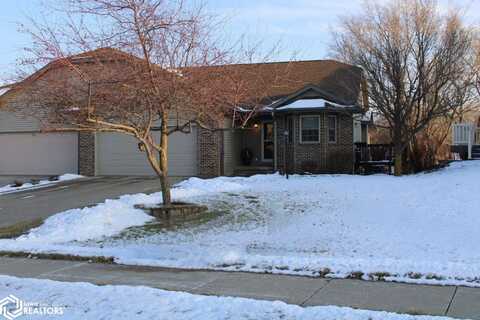 2212 Edgebrook Drive, Marshalltown, IA 50158