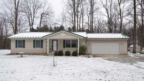 8445 E 800, Wolcottville, IN 46795