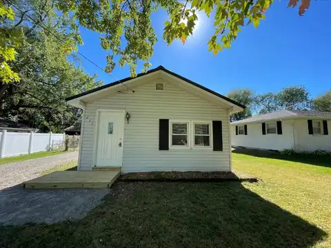 211 E Louis Street, Osceola, IN 46561