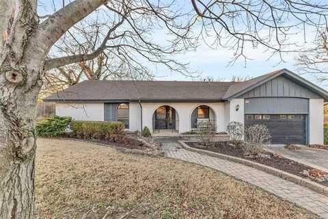 6710 S Oswego Avenue, Tulsa, OK 74136