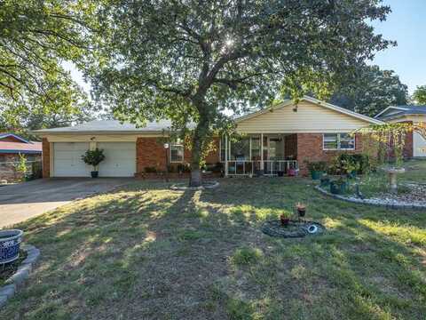 852 Patti Drive, Bedford, TX 76022