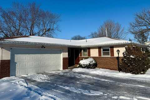 703 Lynnwood Court, Olney, IL 62450