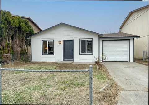 525 E 8th Place, Kennewick, WA 99336