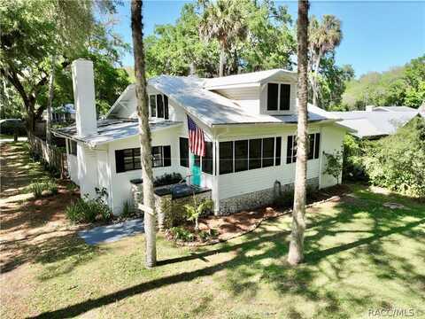 6114 Riverside Drive, Yankeetown, FL 34498