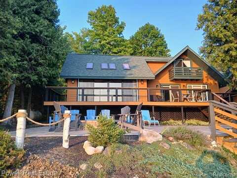 11273 LAKE SHORE Drive, Charlevoix, MI 49720