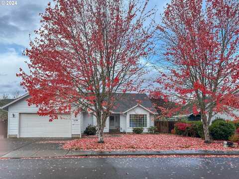 1739 ASPEN RUN AVE, Sutherlin, OR 97479